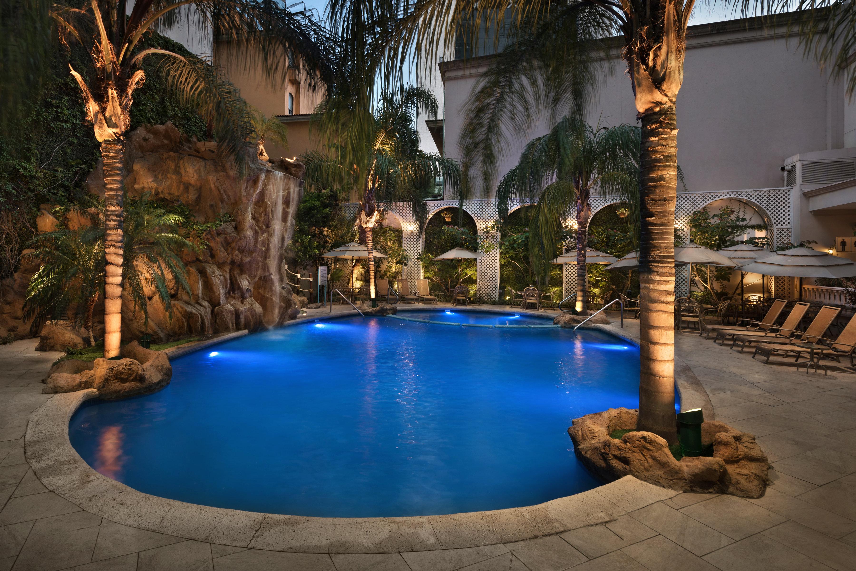 Safi Royal Luxury Valle San Pedro Garza Garcia Dış mekan fotoğraf The pool at the hotel
