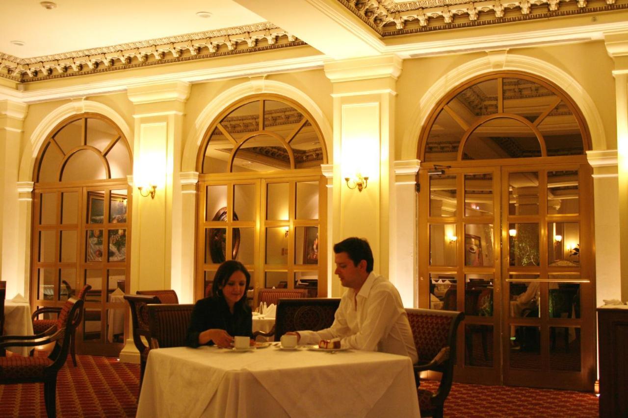 Safi Royal Luxury Valle San Pedro Garza Garcia Dış mekan fotoğraf The lobby lounge