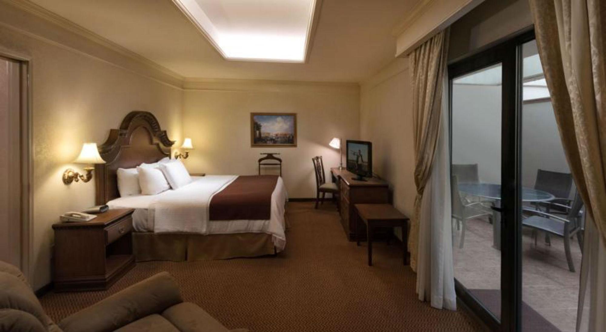 Safi Royal Luxury Valle San Pedro Garza Garcia Dış mekan fotoğraf A room at the hotel