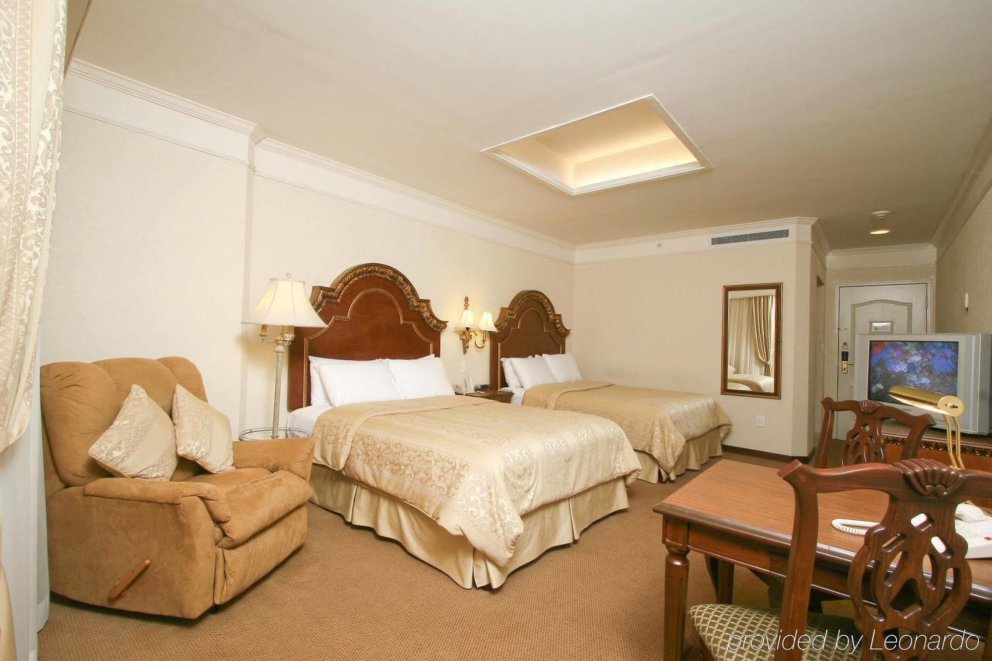 Safi Royal Luxury Valle San Pedro Garza Garcia Oda fotoğraf A room at the hotel