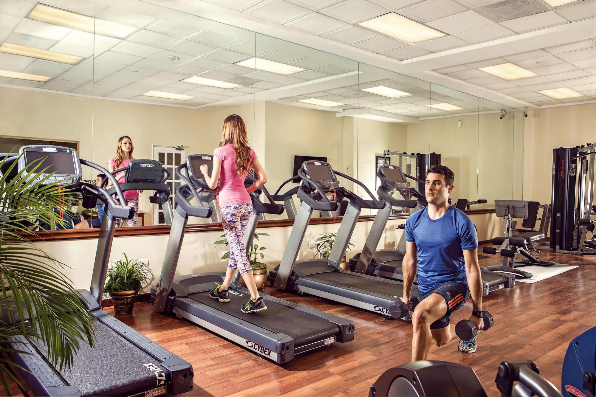 Safi Royal Luxury Valle San Pedro Garza Garcia Dış mekan fotoğraf A gym in the United States